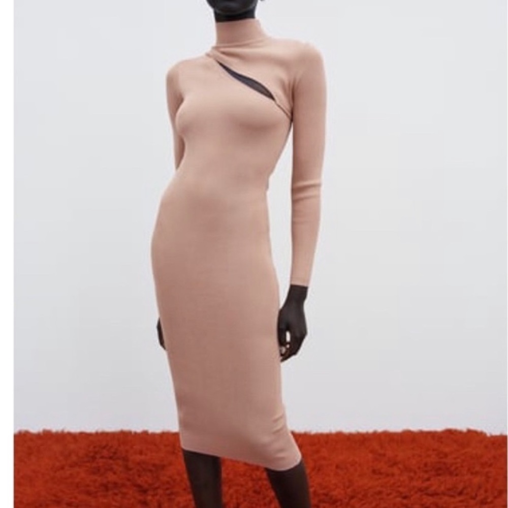 ZARA CUT OUT KNIT DRESS
DUSTY PINK - REF. 2298/009 SIZE S